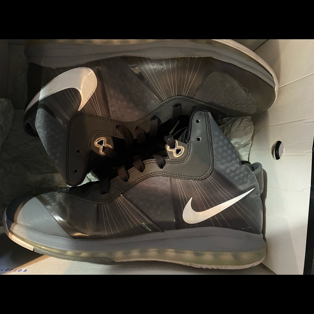 Nike Lebron VIII (8)     Color: Wolf Grey Size:12 w-OG Box, Great condition
